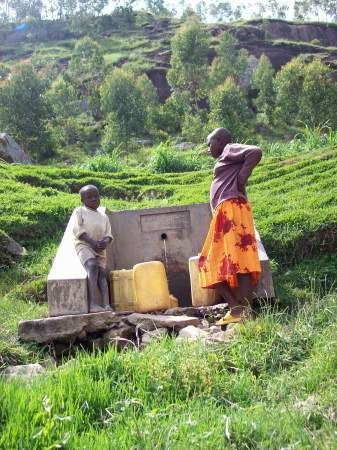 Récolete de l'eau à la fontaine