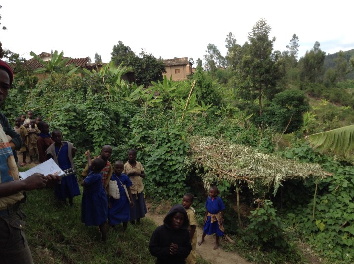 "Le contact avec tout le monde est bon". Thomas et Eric